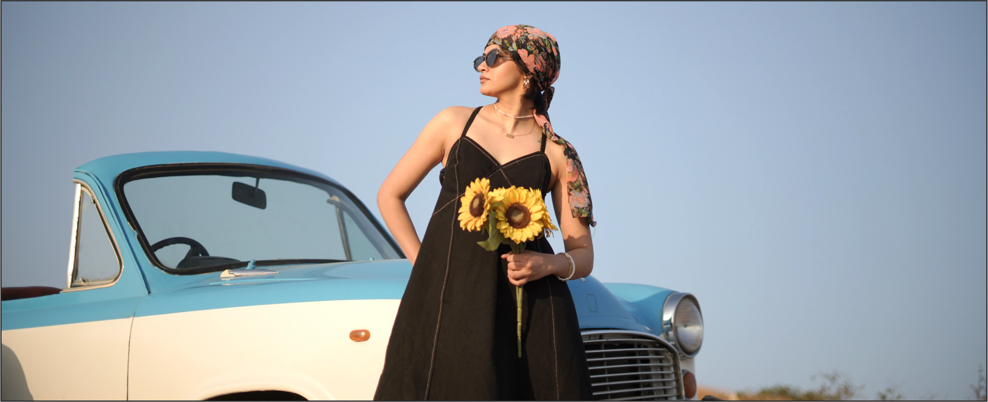 The Timeless Appeal of the Black Midi Denim Dress – A Wardrobe Essential You’ll Always Rely On